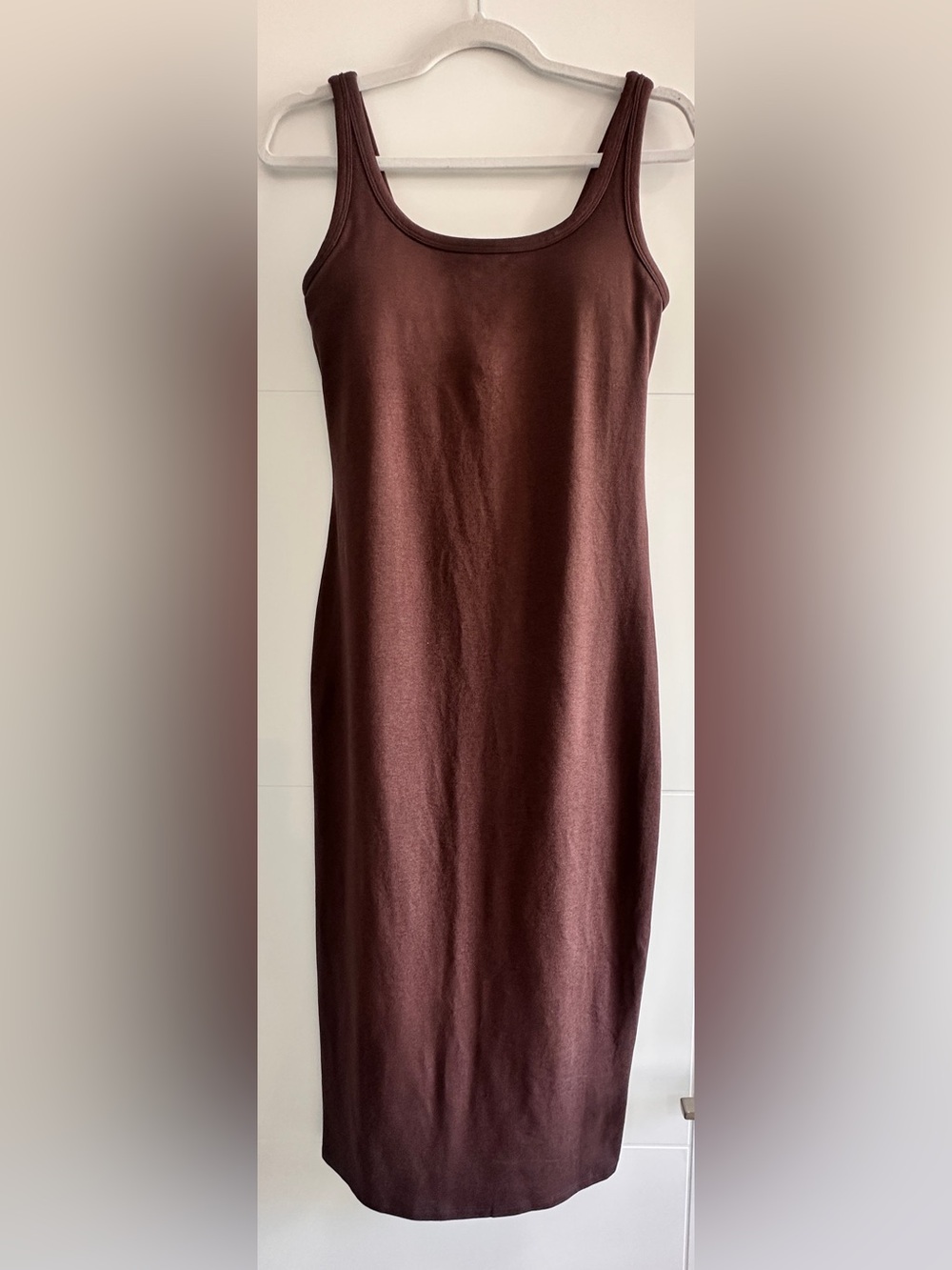 Vuori Halo Essential Scoop Neck Midi Dress - Picture 3 of 5